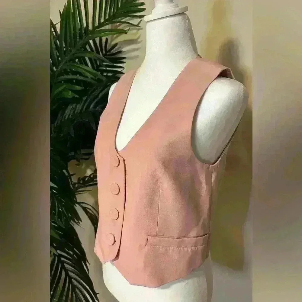 Cropped blazer pink vest with button-up and faux pockets - Picture 6 of 7